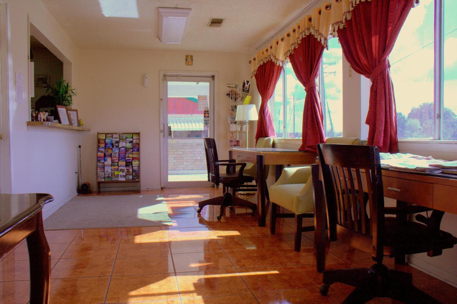 Somerville Inn And Suites Bagian luar foto